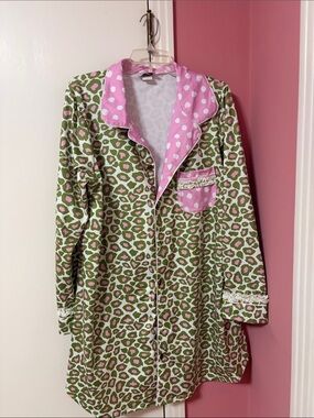 Women's Pink & Green Leopard-Print Long Sleep Shirt